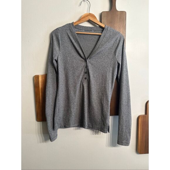 Athleta Heather Gray Uptempo Ribbed V-Neck Long Sleeve Henley Top Size Small - Picture 1 of 5
